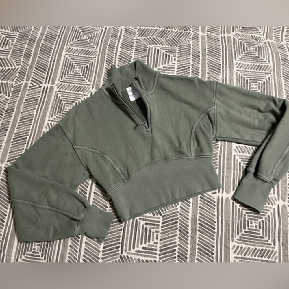 Offline by Aerie Olive Green Women's Cropped Pullover